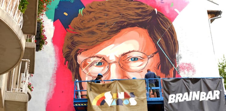 Scientist behind COVID vaccine gets tribute mural in hometown Budapest
