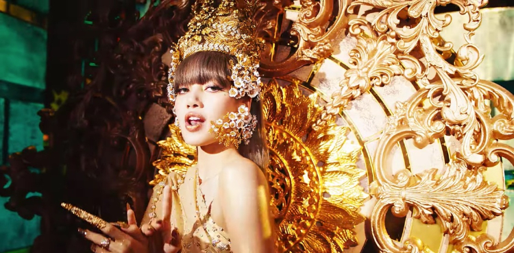 K-pop singer Lisa thrills Thai fans with traditional headgear in solo video