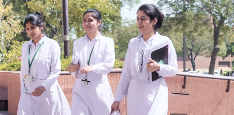 Punjab govt decides to recruit 1000 nurses