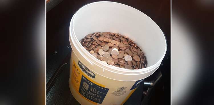 Restaurant employee gets bucket full of coins as final salary