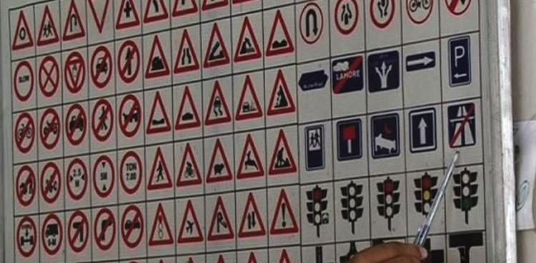 Karachi citizens offered new facility to get new driving licences, renewal