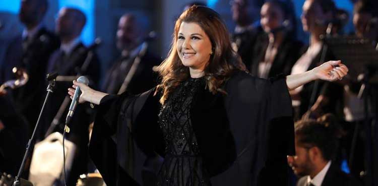 VIDEO: Lebanese singer faints during performance