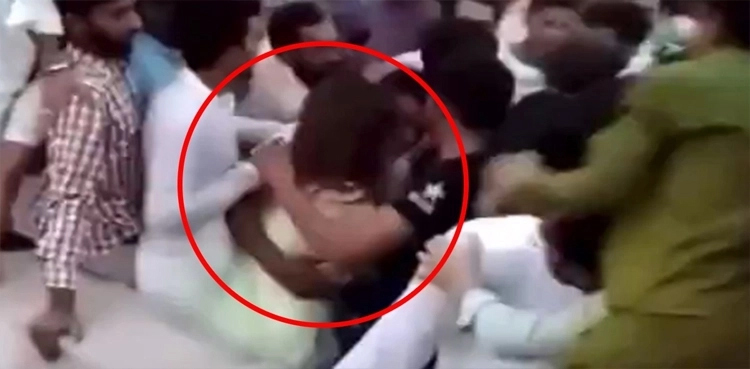 Female TikToker blames 'Rambo' for harassment at Minar e Pakistan