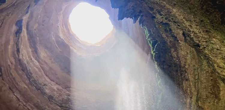 Explorers discover snake pit at the bottom of 367-foot 'well of hell'