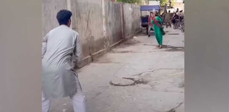 Watch: Actor Aymen Saleem shows her impressive cricket skills