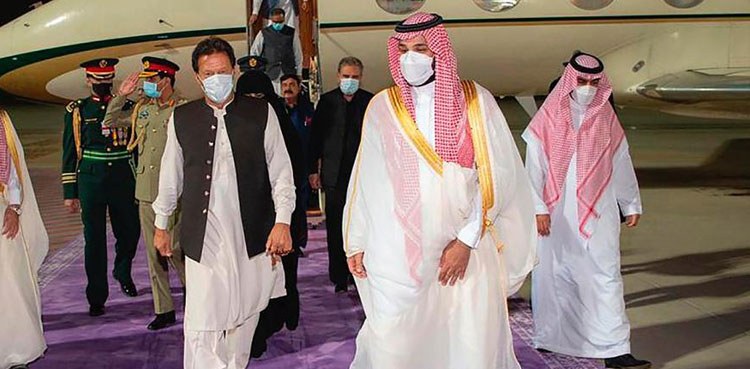 'Saudi Arabia promises to keep $3bn in Pakistan to help forex reserves'