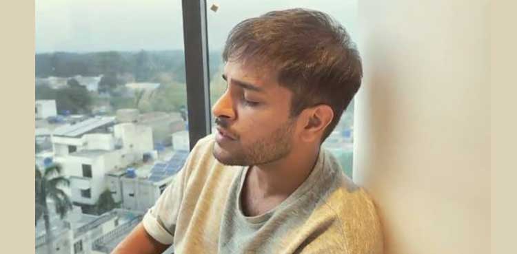 Fans send love as Asim Azhar recites naat