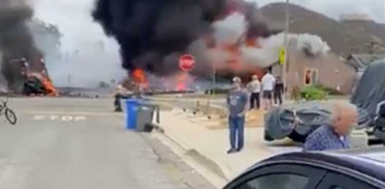 VIDEO: Plane crash near US school leaves two dead
