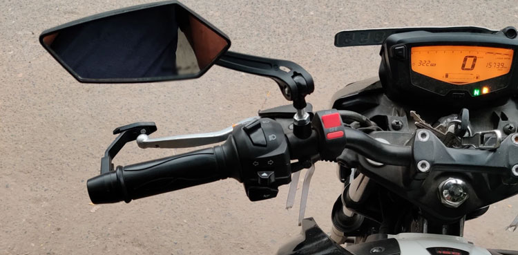 Bikers will have to install side mirrors under new rules