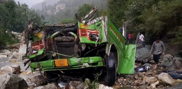 Eight of family dead as van plunges into ditch in Kasur