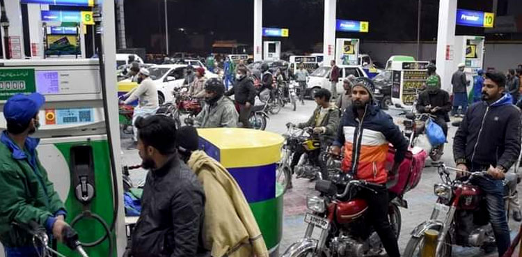 Petrol stations witness long queues ahead of countrywide strike