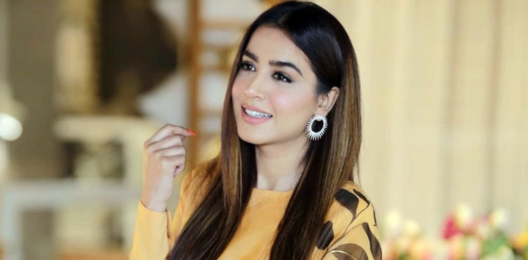 Mansha Pasha heads to Istanbul; pictures go viral