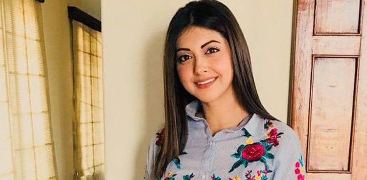 Moomal Khalid sets social media on fire with viral pictures