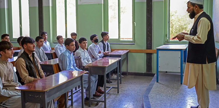 UNICEF to directly fund Afghan teachers, bypassing Taliban