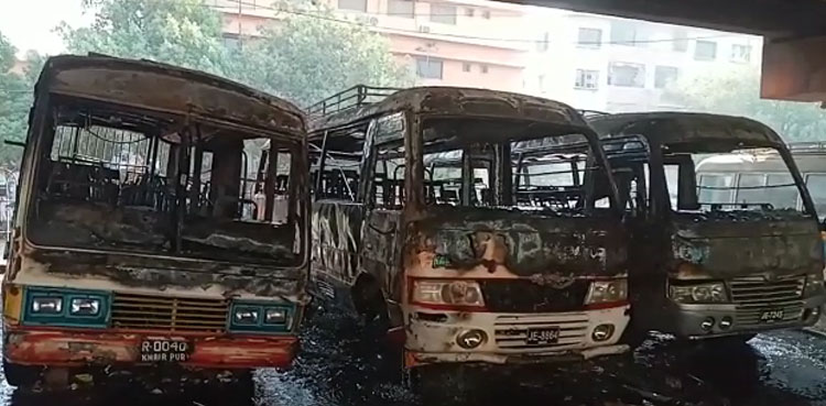 Video: Fire breaks out in parking area, 3 vehicles gutted