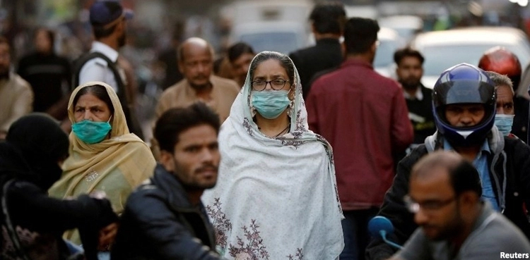 COVID positivity ratio goes above 11pc in Karachi, 6pc in Lahore