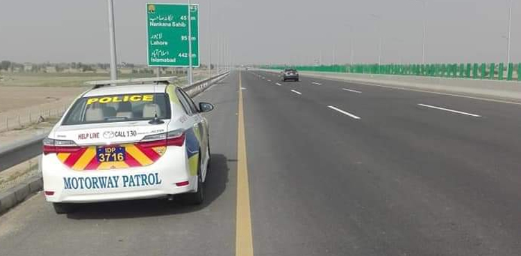 'Armed man' held for stopping vehicles on M-3 motorway