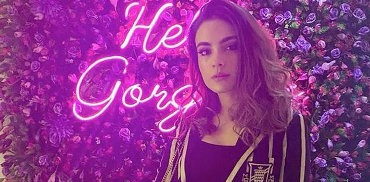 Divorce rumours put to rest by Alyzeh Gabol's latest pictures