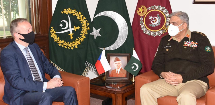 Czech Ambassador Tomas Smetanka calls on COAS Bajwa