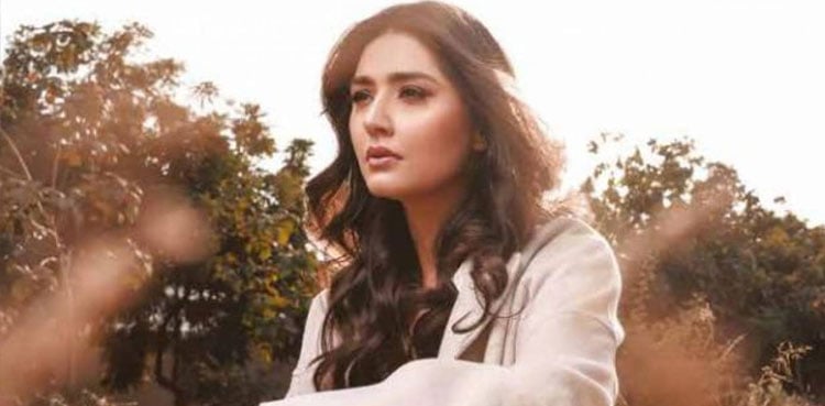 Actor Dur-e-Fishan Saleem shares childhood pictures