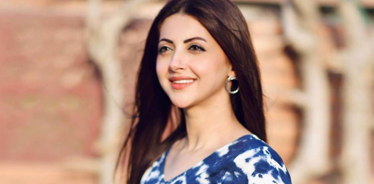 Moomal Khalid awes social media with her latest viral pictures