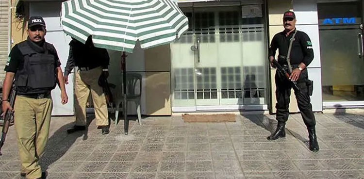 Over Rs800,000 looted in Karachi bank heist