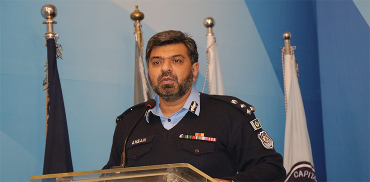 IG Islamabad recovers 'illegally held' people from Secretariat police station