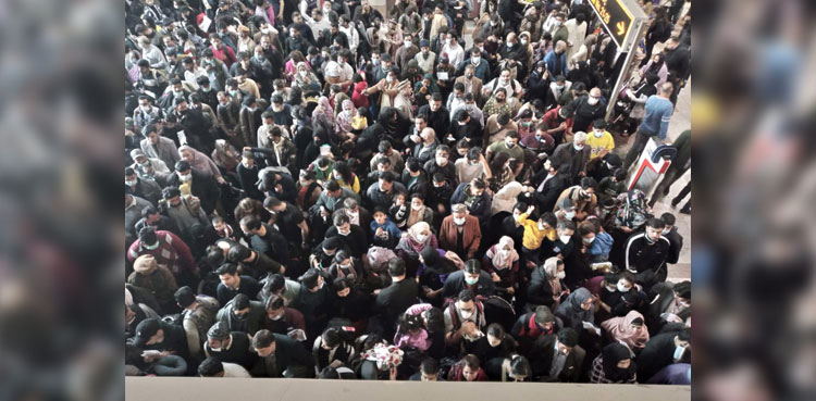 Travellers face trouble at Lahore airport as 13 flights scheduled in one hour