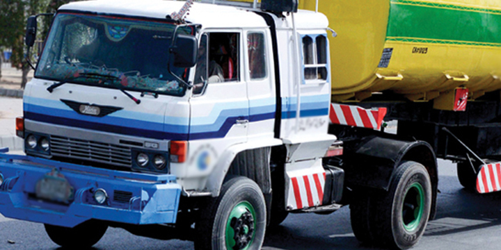 Oil tanker catches fire on Lahore M3