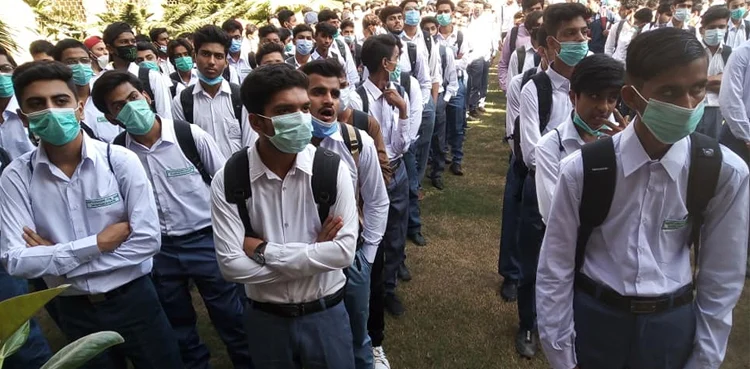 Sindh introduces biometric attendance for college students