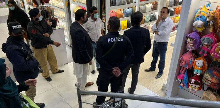 Omicron spread: Karachi administration takes strict decisions to enforce Covid SOPs