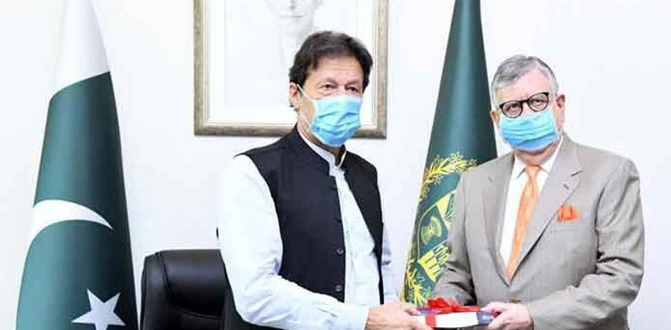 PM Imran Khan praises Shaukat Tarin on achieving 5.73pc GDP growth