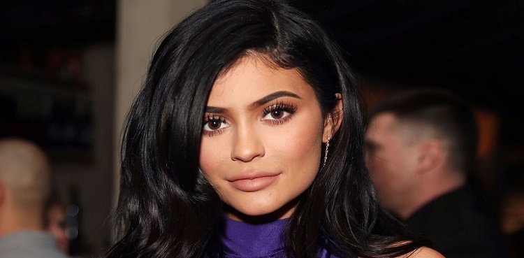 Does Kylie Jenner hints the gender of her second baby?