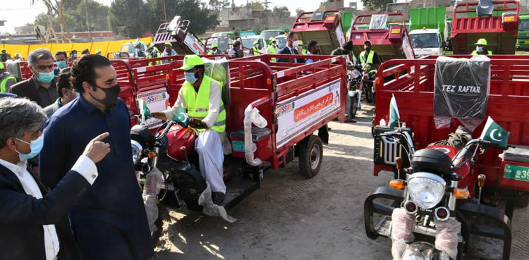 Bilawal launches door-to-door waste collection in Larkana
