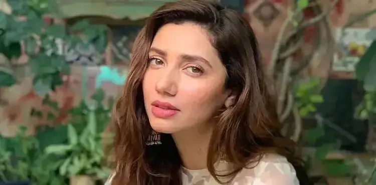 Mahira Khan shares a thought-provoking message