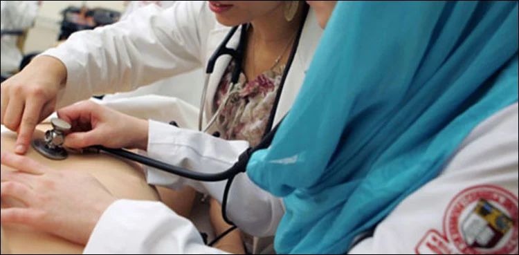 PMC-Sindh govt row over admissions intensifies
