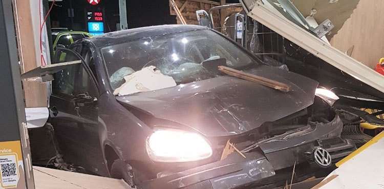 Teenager crashes car into fast-food restaurant, gets driving ban