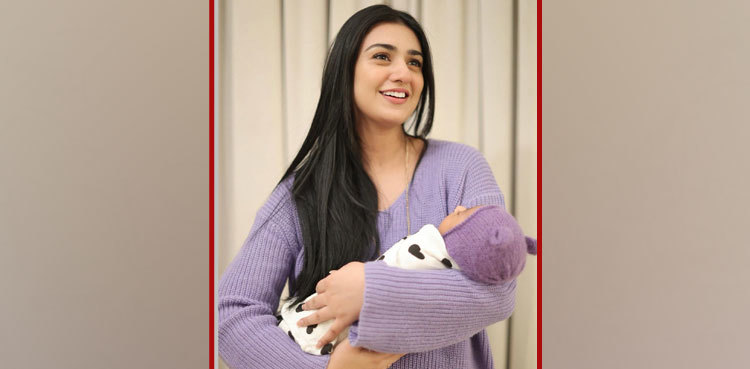 'Baba's little girl': Sarah Khan shares new video of daughter