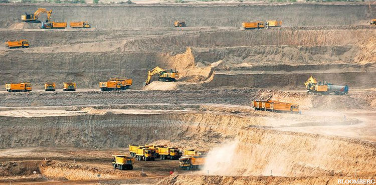 PM Shehbaz Sharif orders to link Thar coal mines to railway by March 2023