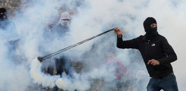 Israeli forces kill Palestinian while trying to demolish a home