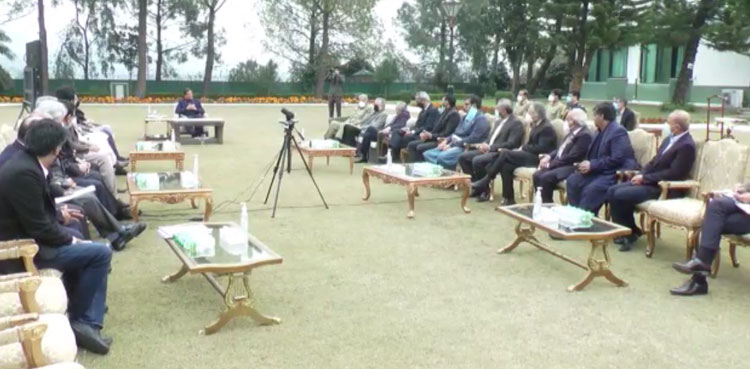 Govt, industrialists agree on raising minimum wage of employees