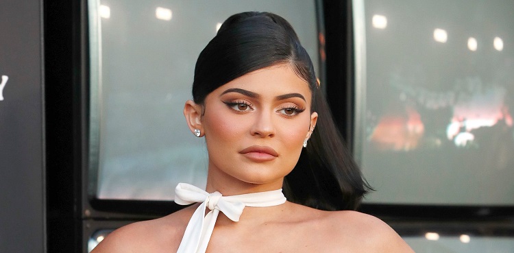 Kylie Jenner announces birth of baby boy!