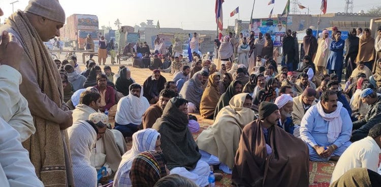 Protesters stage sit-in against killings in Sanghar village
