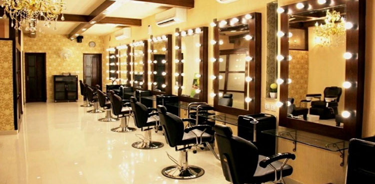 Lahore beauty parlour fined over bride's incomplete makeup