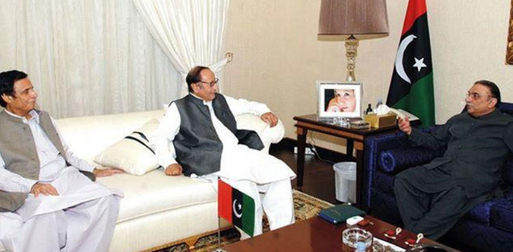Asif Ali Zardari invites Chaudhry brothers to dinner