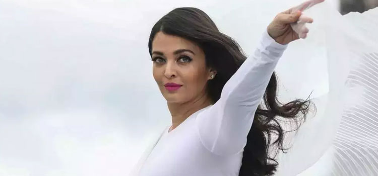 Fan complains to Abhishek Bachchan about wife Aishwarya Rai