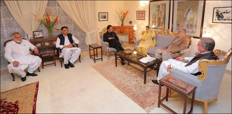 PM Imran Khan arrives in Parliament Lodges, meets GDA lawmakers