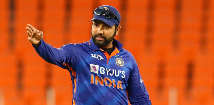 Rohit Sharma posts bizzare tweets!