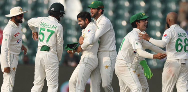 #PAKvAUS: Babar Azam takes superb catch; video goes viral