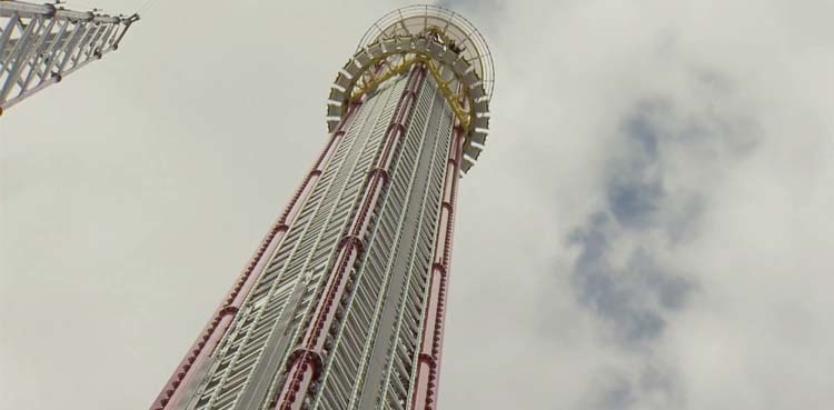 14-year-old dies in fall from amusement park ride